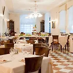 Hotell Erica 4*
