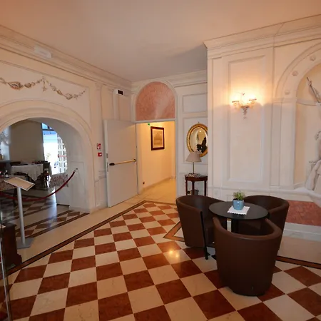 Erica Hotel 4*